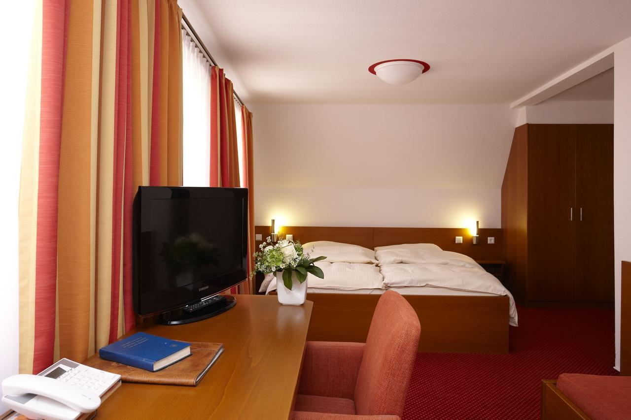 Brauereigasthof-Hotel Roter Ochsen Ellwangen Eksteriør billede